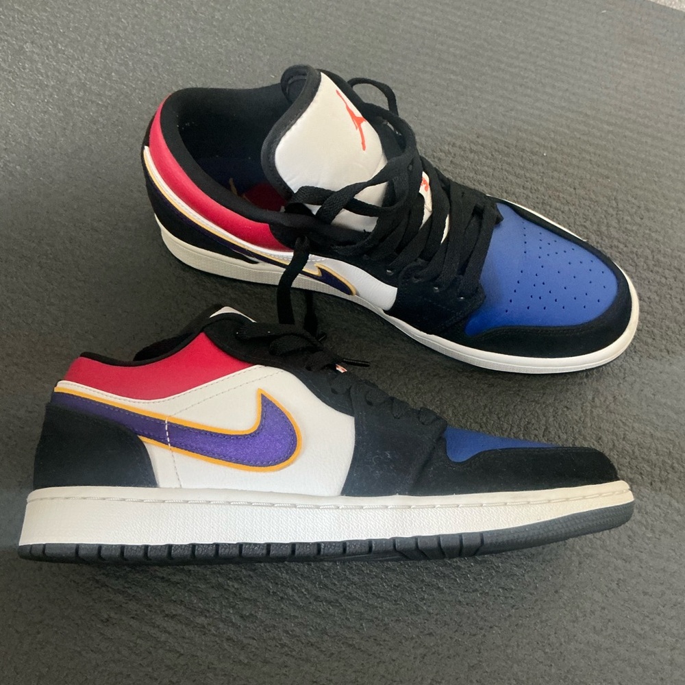 Jordan 1~ Top 3 Low “Rivals” Sneakers size 9